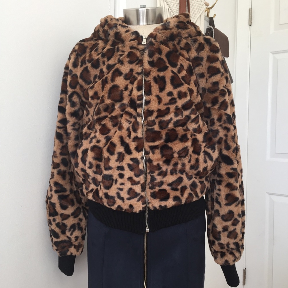 ❗️One Left❗️NWT Leopard Bomber Sweater - Picture 2 of 8